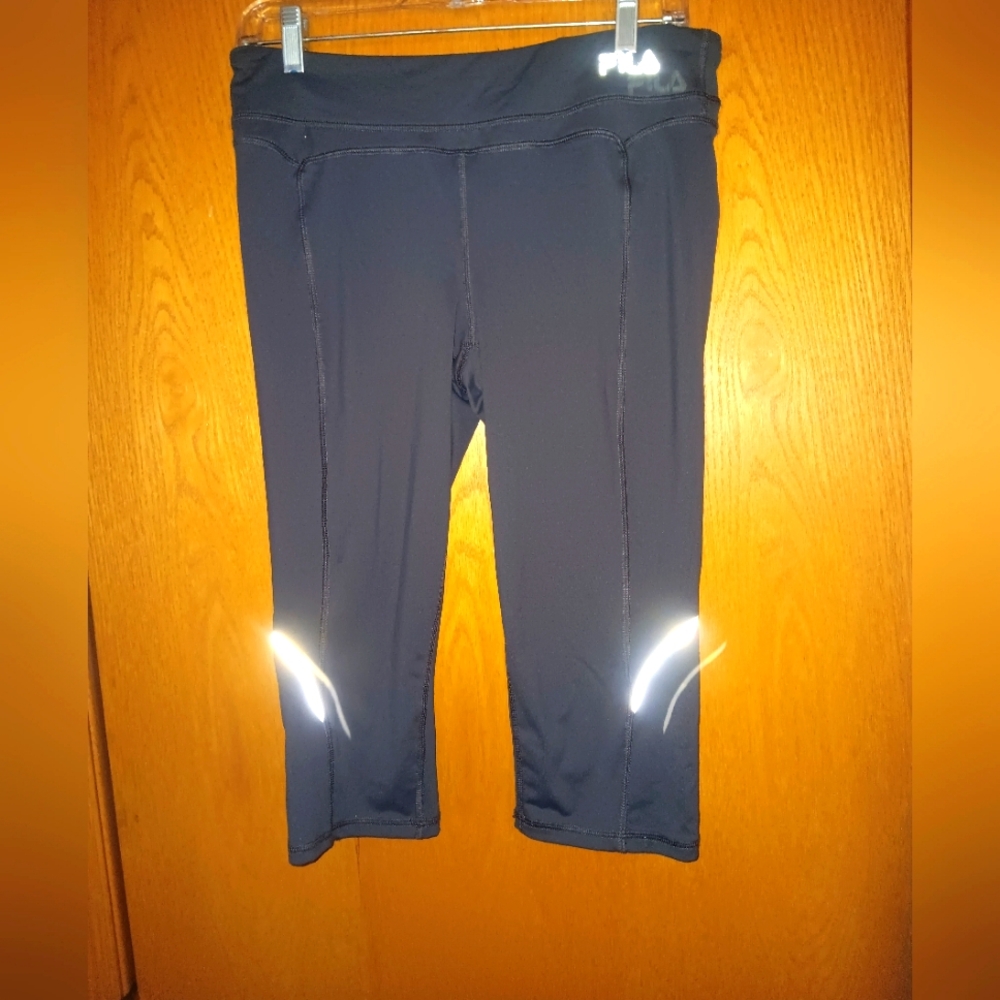 Women's size small,  FILA capri leggings